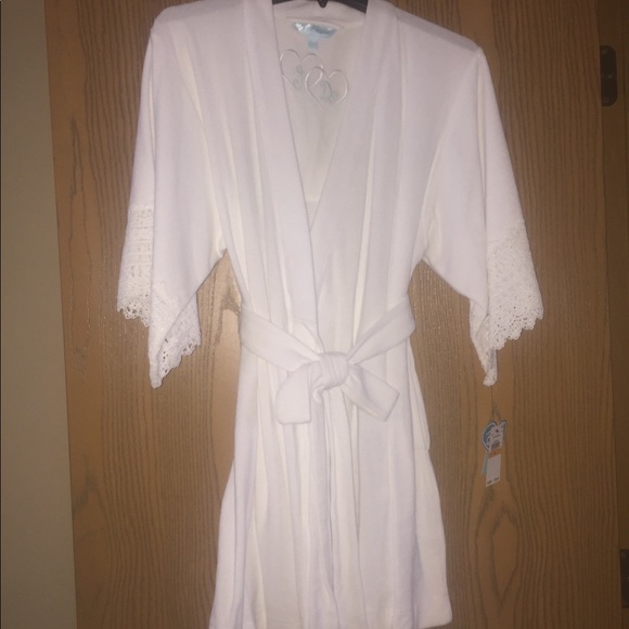 Bridal Robe - Picture 2 of 6